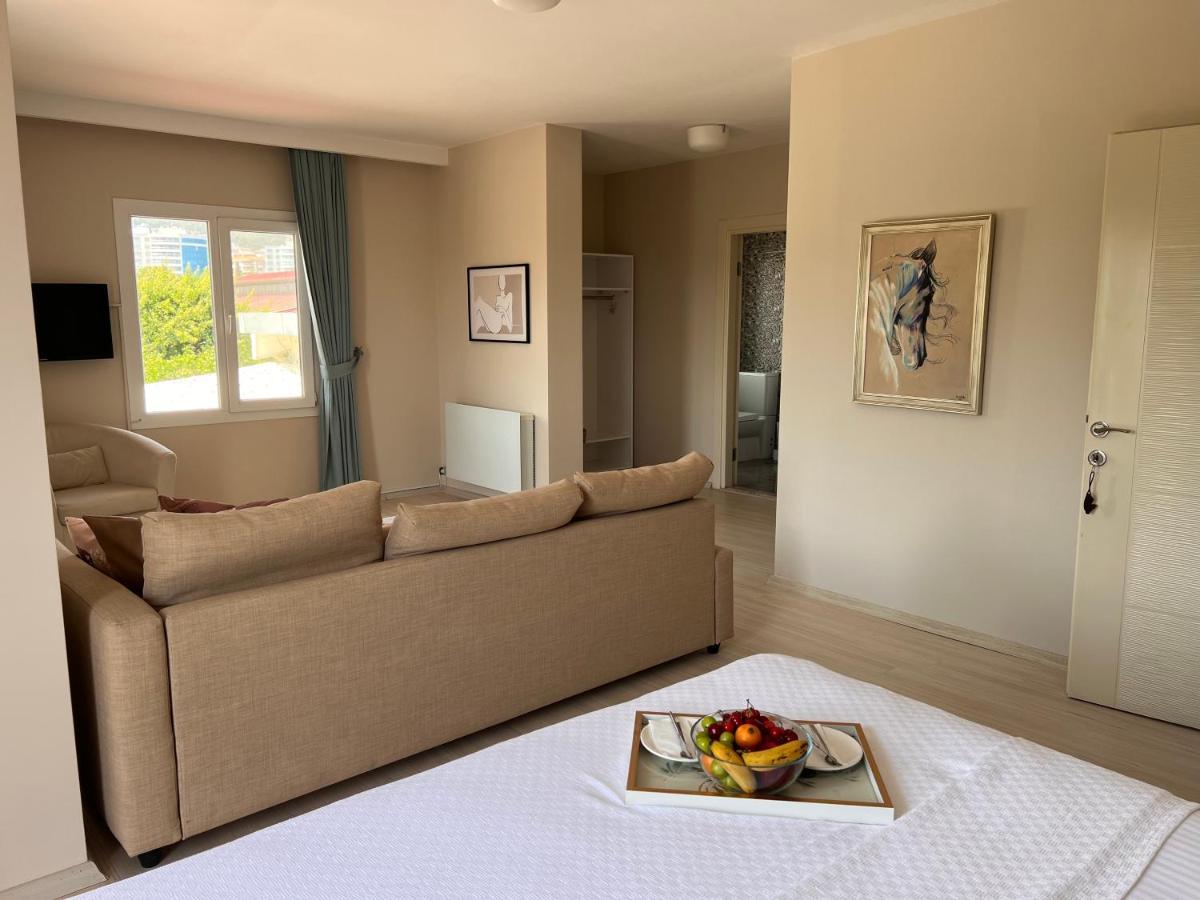 B. Equine Range Hotel Narlidere المظهر الخارجي الصورة
