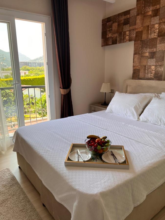 B. Equine Range Hotel Narlidere المظهر الخارجي الصورة