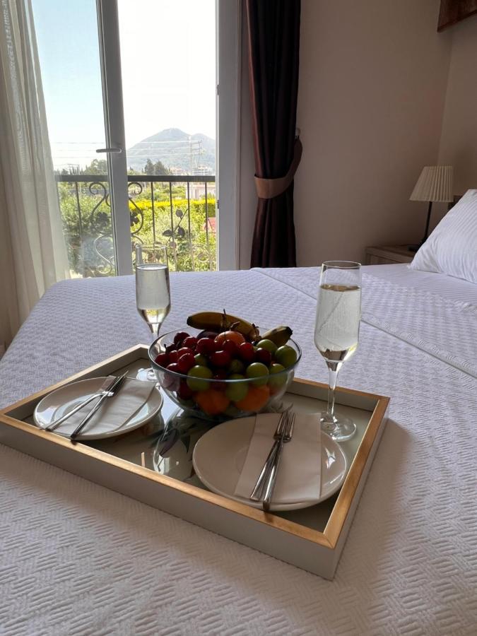 B. Equine Range Hotel Narlidere المظهر الخارجي الصورة