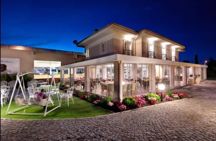 B. Equine Range Hotel Narlidere المظهر الخارجي الصورة
